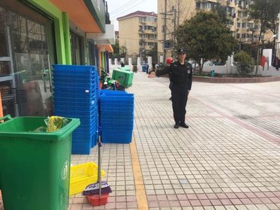 “叮咚買菜”便捷還是擾民？看梅隴城管如何守護(hù)居民美好生活與城市生活垃圾經(jīng)營服務(wù)平衡之道